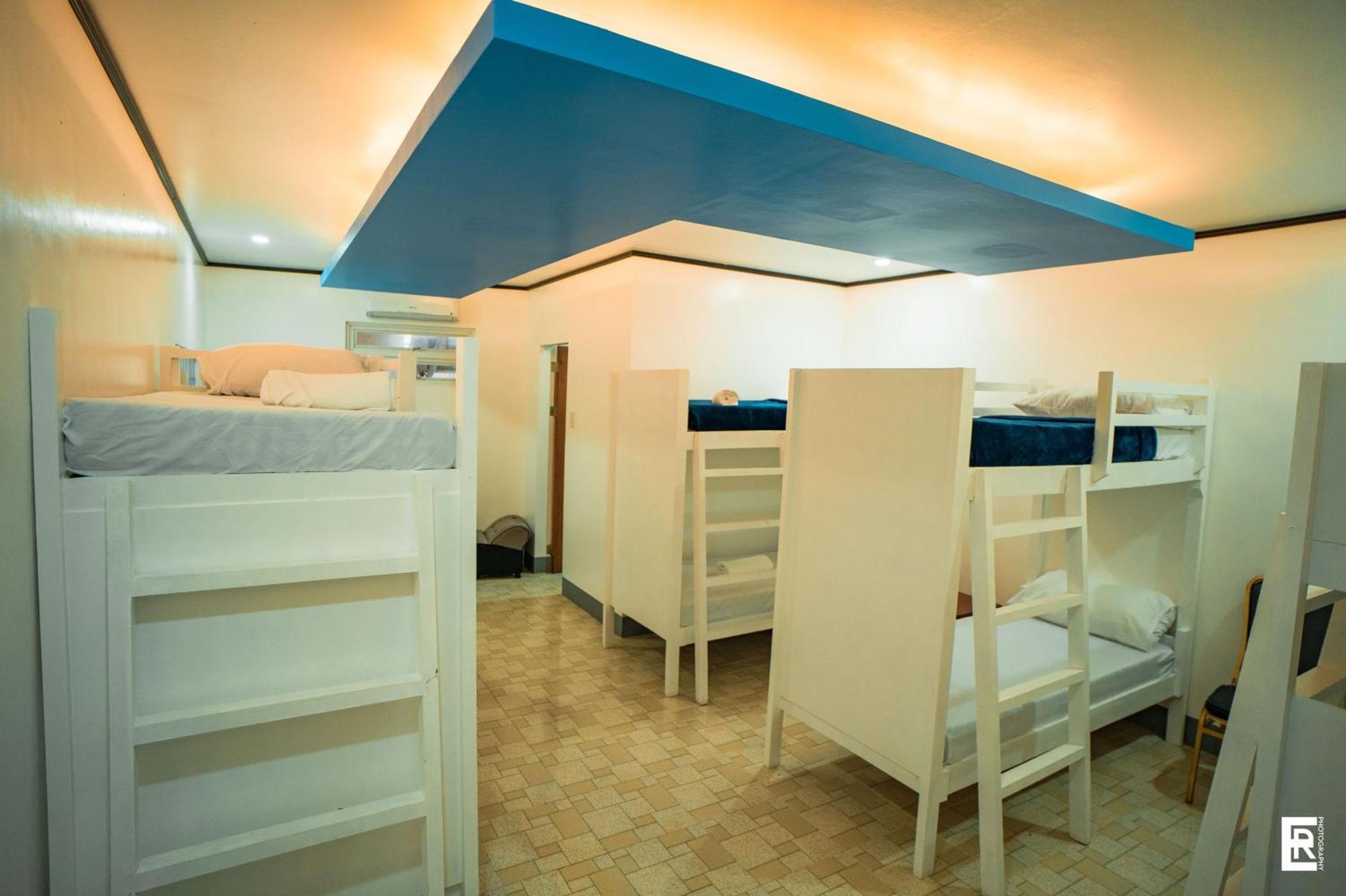 Bernese Resort Hotel Powered By Cocotel Ligao Quarto foto