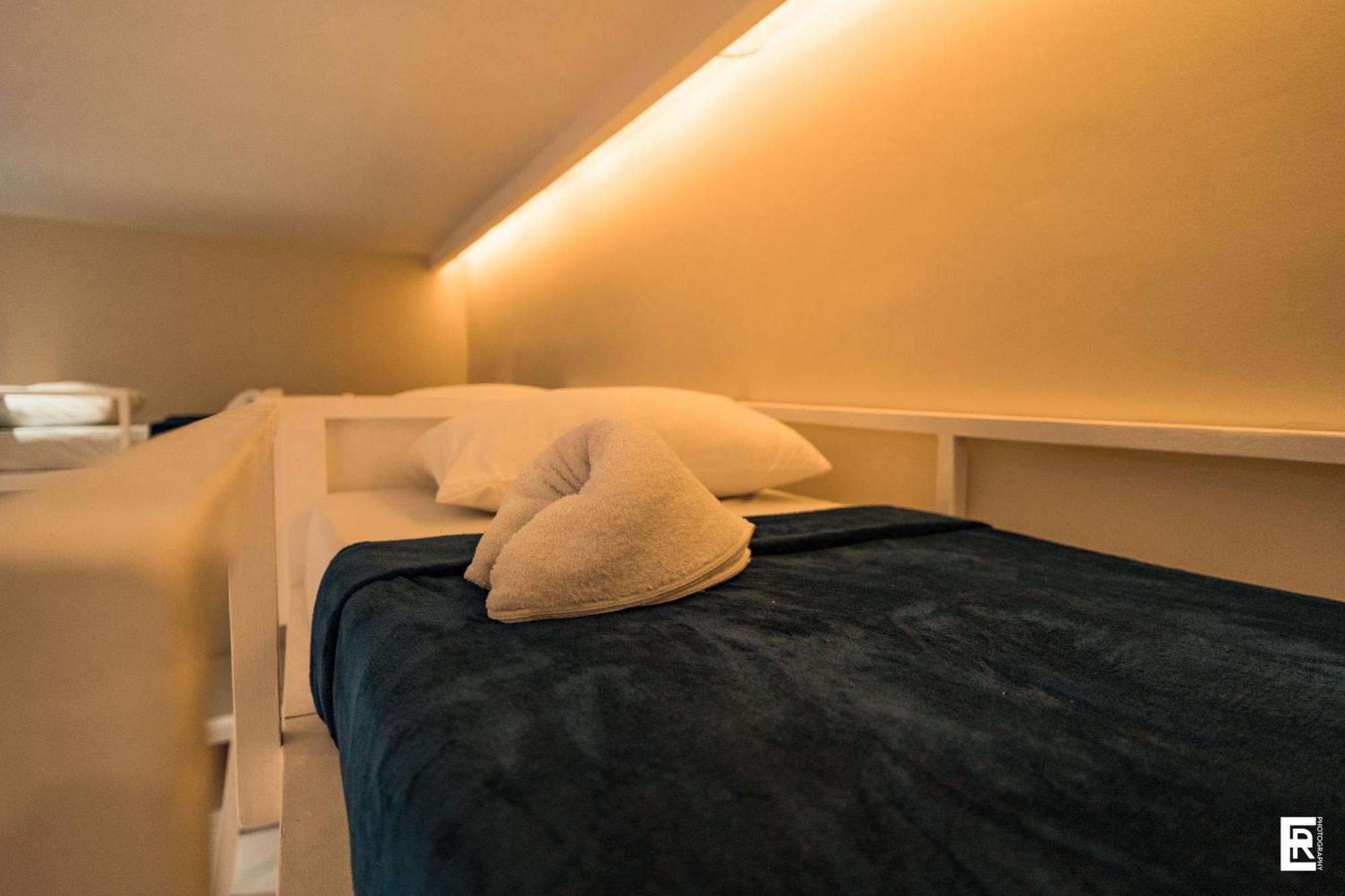 Bernese Resort Hotel Powered By Cocotel Ligao Quarto foto