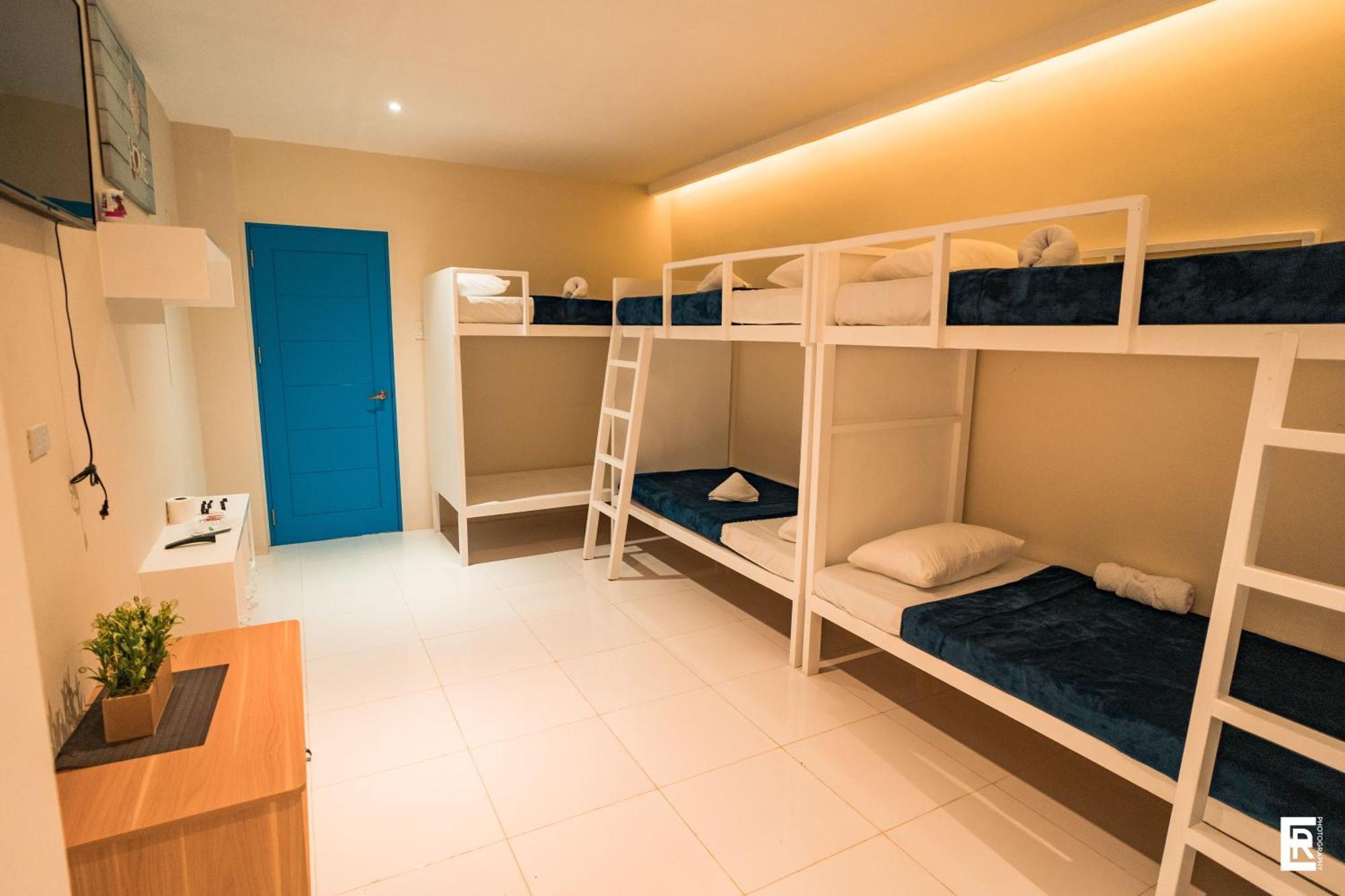 Bernese Resort Hotel Powered By Cocotel Ligao Quarto foto