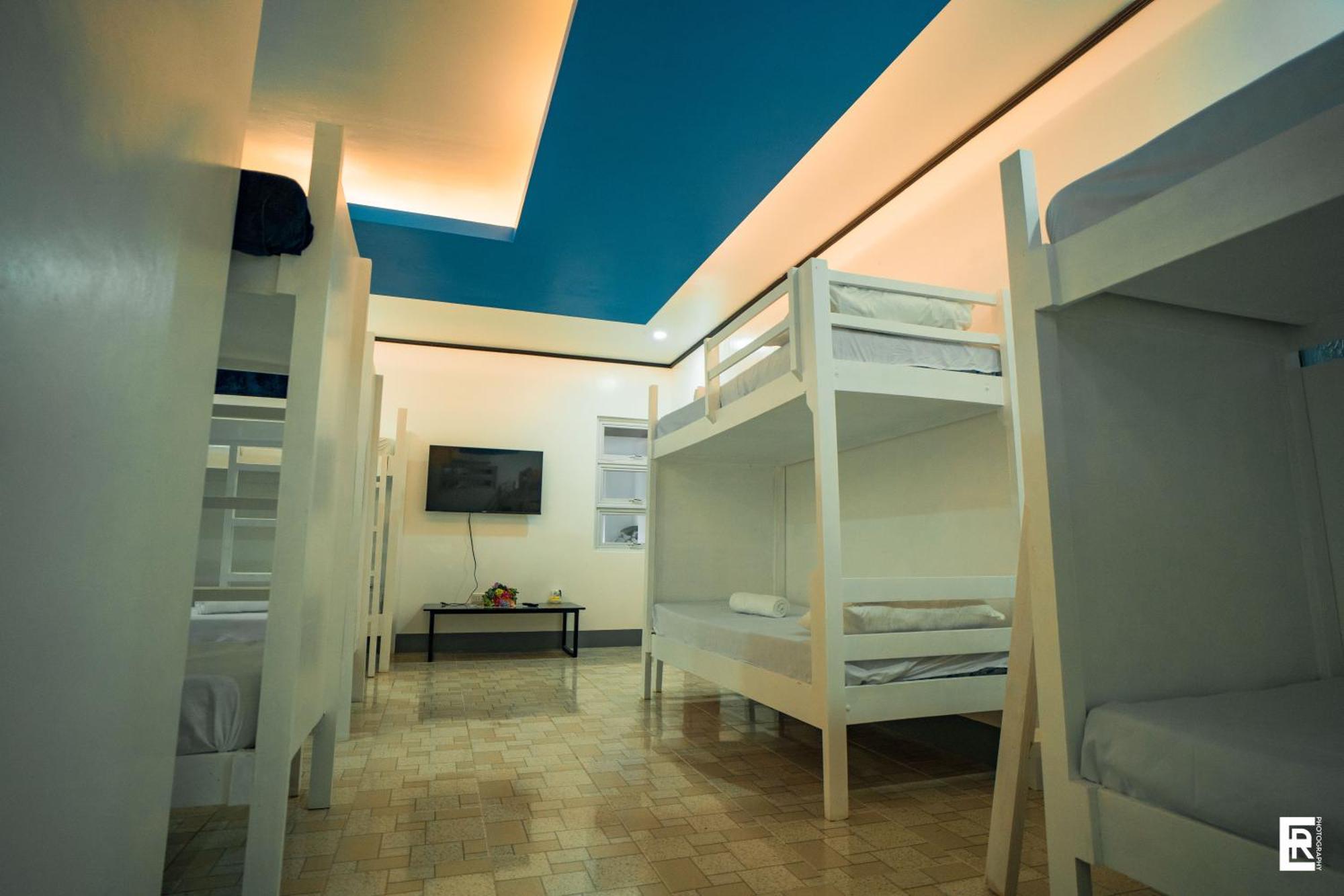 Bernese Resort Hotel Powered By Cocotel Ligao Quarto foto
